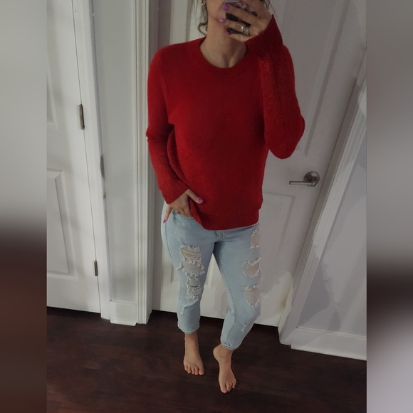 H&M RED CREW SWEATER ♥️🍁 - Picture 4 of 11